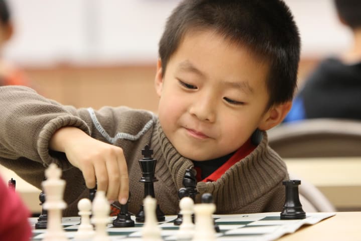 Trẻ từ mấy tuổi có thể chơi cờ vua?
