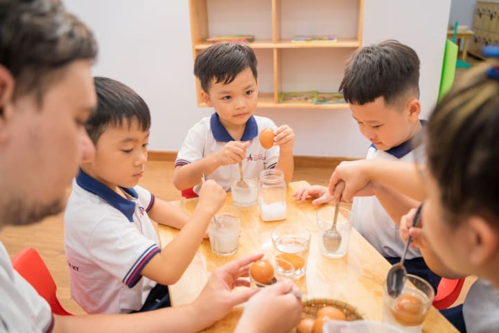 04 TIÊU CHÍ VÀNG KHI LỰA CHỌN TRƯỜNG MẦM NON CHO BÉ