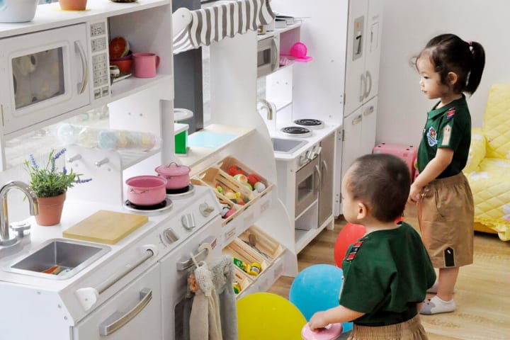 Làm sao để KÍCH THÍCH VÀ PHÁT TRIỂN tư duy sáng tạo cho bé