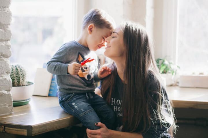 Bí quyết để con hòa nhập và ít khóc khi lần đầu tới trường
