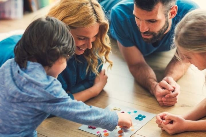 List trò chơi đơn giản tại nhà, ba mẹ vừa học vừa chơi cùng con