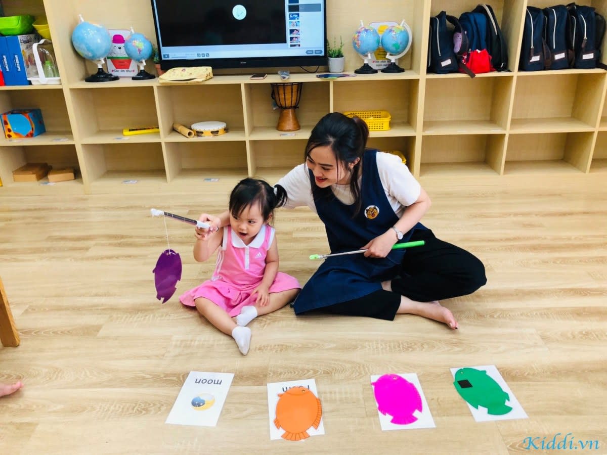 CHỌN TRƯỜNG MẦM NON CHO TRẺ : YẾU TỐ CON NGƯỜI ĐẶT LÊN HÀNG ĐẦU