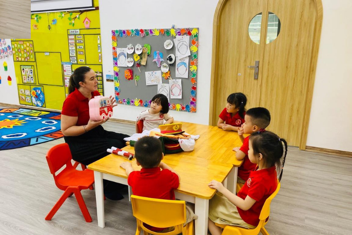 MAPLE BEAR - MÔI TRƯỜNG HOÀN HẢO NÂNG BƯỚC CHÂN ĐẦU ĐỜI CỦA TRẺ