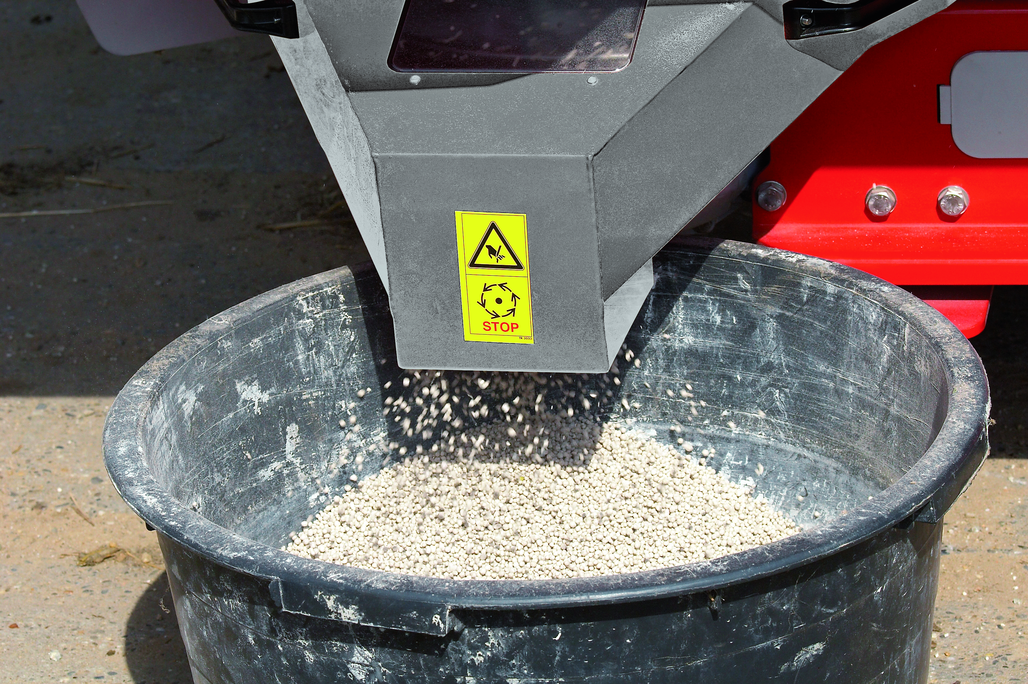 Kverneland Exacta TL, top range spreading with center flow, EasySet, ISOBUS, Geocontrol and Basic Section Control