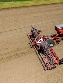 Kverneland DG2 High Capacity Pneumatic Seed Drill, superior depth control and high performance on field