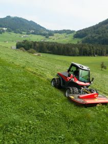 Plain Mowers - VICON EXTRA 328F - 332F - FRONT MOUNTED DISC MOWER, with its responsive headstock makes it easy to use