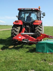 Kverneland 2800 M, Centre mounted disc mower, tractors with 40 hp