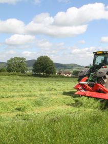 Mower Conditioners - Kverneland 3200 MN/MR low weight and aggressive conditioning