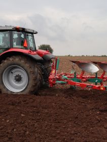 Kverneland Packomat, perfect seedbed while ploughing, kvernelands unique steel provides light and robust implement