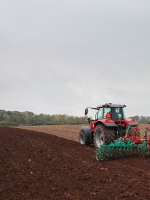 Kverneland Packomat, perfect seedbed while ploughing, kvernelands unique steel provides light and robust implement