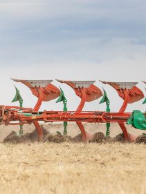 Kverneland Packomat, perfect seedbed while ploughing, kvernelands unique steel provides light and robust implement