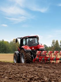 Kverneland 3400 S provides the best soil preparation, in furrow and on land, great range of accessories