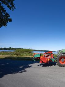 Mower conditioners - Kverneland 53100 MT, folded and transported