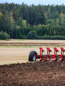 Kverneland 6300 S, provides the best soil preparation while ploughing