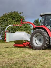 Round Bale Wrappers - Kverneland 7820, gently self-loading system and can wrap on the move so it operates effectively