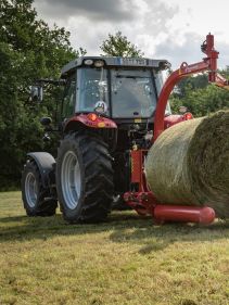 Round Bale Wrappers - Kverneland 7820, gently self-loading system and can wrap on the move so it operates effectively