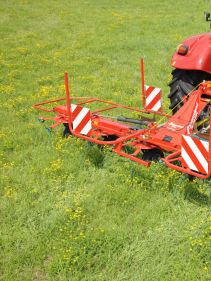 Kverneland 8460 - 8480, compact tedders for hay making