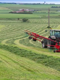 Four rotor rakes - Kverneland 95130 C - 95130 C, provides optimal Headland Management