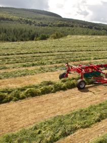 Double Rotor Rakes - Kverneland 9580 C - 9584 C - 9590 C Hydro, heavy duty rakes which performs in the toughest conditions