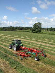 Double Rotor Rakes - Kverneland 9580 C - 9584 C - 9590 C Hydro, heavy duty rakes which performs in the toughest conditions