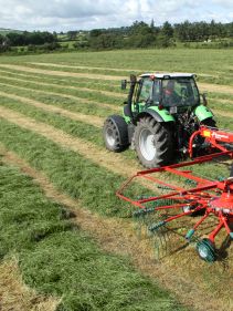 Double Rotor Rakes - Kverneland 9580 C - 9584 C - 9590 C Hydro, heavy duty rakes which performs in the toughest conditions