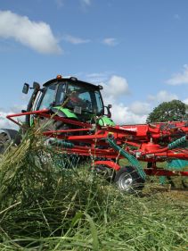 Double Rotor Rakes - Kverneland 9580 C - 9584 C - 9590 C Hydro, heavy duty rakes which performs in the toughest conditions