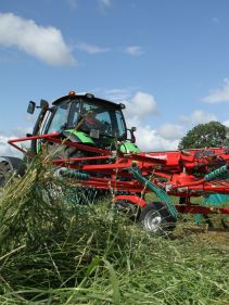 Double Rotor Rakes - Kverneland 9580 C - 9584 C - 9590 C Hydro, heavy duty rakes which performs in the toughest conditions