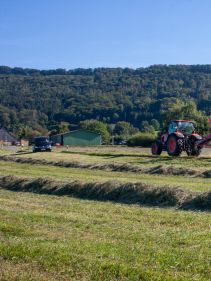 Double rotor rakes - Kverneland 9670, operating comfort, flexible and compact during transport and storage
