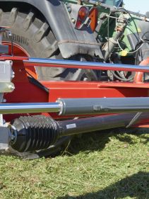 Four Rotor Rakes - Kverneland 97150 C, optimal ground pressure with high output and capacity