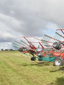 Four Rotor Rakes - Kverneland 97150 C, optimal ground pressure with high output and capacity