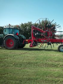 Four Rotor Rakes - Kverneland 97150 C, folded and compact during transportation and storage