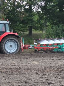 Kverneland Packomat, perfect seedbed while ploughing, kvernelands unique steel provides light and robust implement