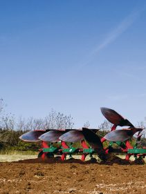 Reversible Mounted Ploughs - Kverneland ES-LS, unique steel treatment provides great life time and makes it easy in use during operation