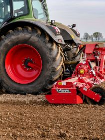 Kverneland F35 working widths 4.5 - 6m. Robust design provides necessary strength for trouble free operation