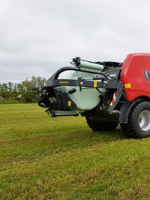 Fixed Chamber Baler-Wrapper combinations - FastBale Kverneland, operating super efficiently and non stop on field