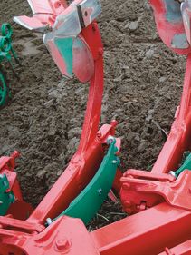 Kverneland Ecomat, tills soil efficient from 10-18cm. Increases quality in soil preparation and more economical