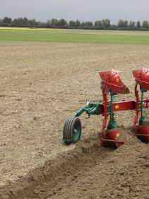 Kverneland EG LB efficient plough for medium to heavy soils, great range of accessories