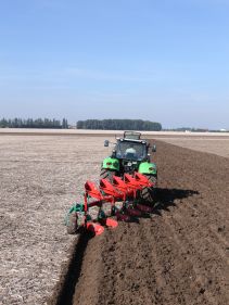 Reversible Mounted Ploughs - Kverneland ES-LS, unique steel treatment provides great life time and makes it easy in use during operation