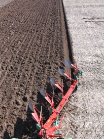 Reversible Mounted Ploughs - Kverneland ES-LS, unique steel treatment provides great life time and makes it easy in use during operation