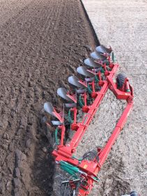 Kverneland PG RG, Kverneland Vari-Width® system, easy in use while ploughing and adjusting