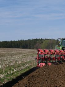 Kverneland PG RG, Kverneland Vari-Width® system, easy in use while ploughing and adjusting