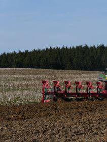 Kverneland PG RG, Kverneland Vari-Width® system, easy in use while ploughing and adjusting