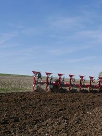 Kverneland PG RG, Kverneland Vari-Width® system, easy in use while ploughing and adjusting