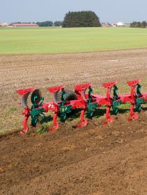 Kverneland PN RN easy to adjust and cost efficient ploughing,  semi-mounted reversible plough