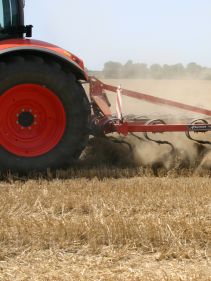 Stubble Cultivators - Kverneland Turbo powerful and efficient in use during operation