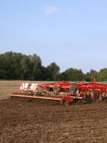 Kverneland CTC Cultivator performs perfect mixing and levelling with reduces maintenance