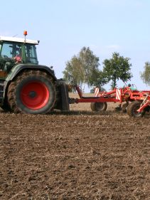 Kverneland CTC Cultivator performs perfect mixing and levelling with reduces maintenance