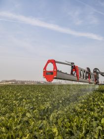 Kverneland iXtrack T3, compact sprayer, stable and precise with intelligent technology