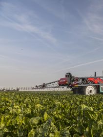 Kverneland iXtrack T3, compact sprayer, stable and precise with intelligent technology