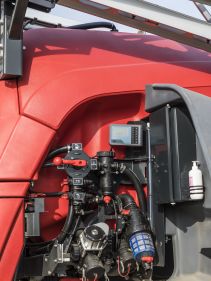 Kverneland iXtrack T3, compact sprayer, stable and precise with intelligent technology